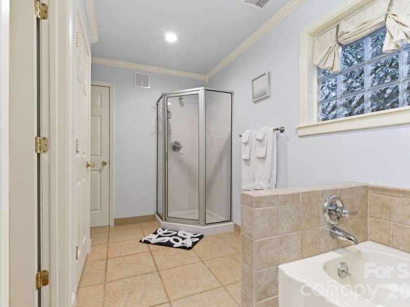 547 Lake Shore Drive, Norwood, NC 28128.  MLS# CAR4361576, YatesRealty ID 9250. 