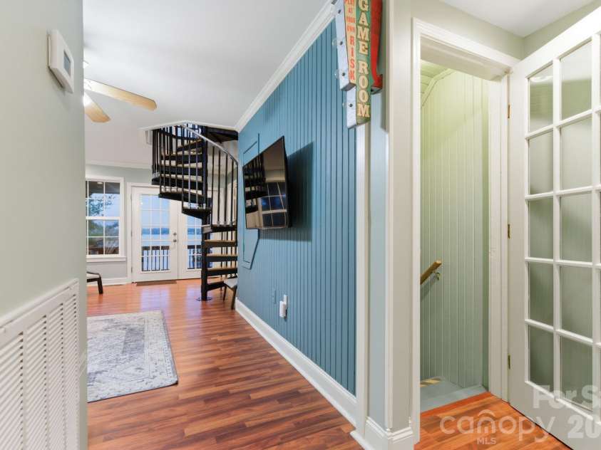547 Lake Shore Drive, Norwood, NC 28128.  MLS# CAR4361576, YatesRealty ID 9250. 