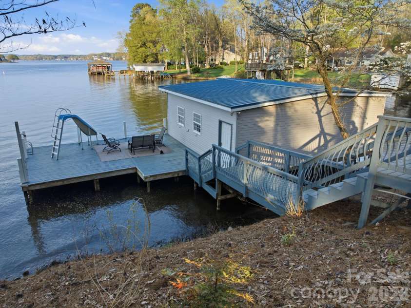 547 Lake Shore Drive, Norwood, NC 28128.  MLS# CAR4361576, YatesRealty ID 9250. 