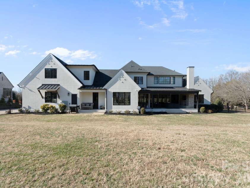 20320 Havenview Drive, Cornelius, NC 28031.  MLS# CAR4342352, YatesRealty ID 9251. This nearly 1 acre property offers endless possibilities.
