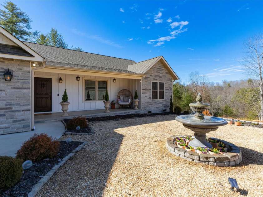 188 Hill Top Acres Drive, Mars Hill, NC 28754.  MLS# CAR4226566, YatesRealty ID 9252. 