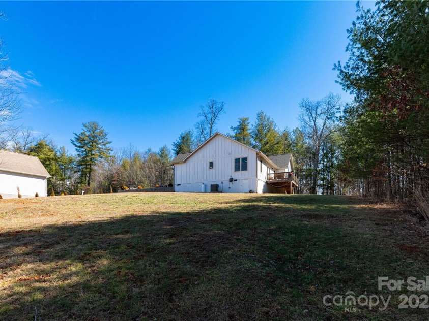 188 Hill Top Acres Drive, Mars Hill, NC 28754.  MLS# CAR4226566, YatesRealty ID 9252. 