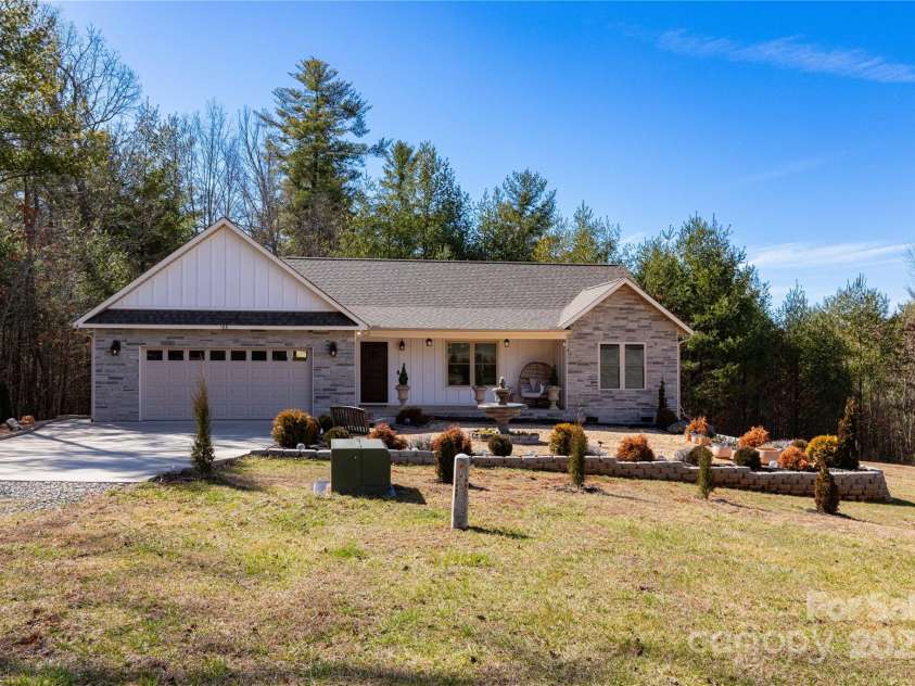 188 Hill Top Acres Drive, Mars Hill, NC 28754.  MLS# CAR4226566, YatesRealty ID 9252. 