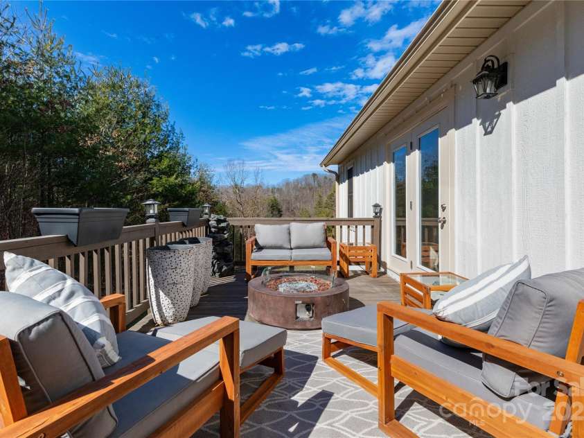 188 Hill Top Acres Drive, Mars Hill, NC 28754.  MLS# CAR4226566, YatesRealty ID 9252. 