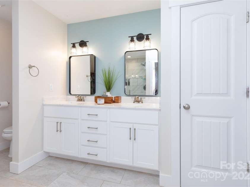 188 Hill Top Acres Drive, Mars Hill, NC 28754.  MLS# CAR4226566, YatesRealty ID 9252. 