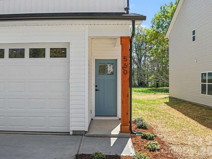 560 Wilson Avenue, Mooresville, NC 28115.  MLS# CAR4343842, YatesRealty ID 9252. 