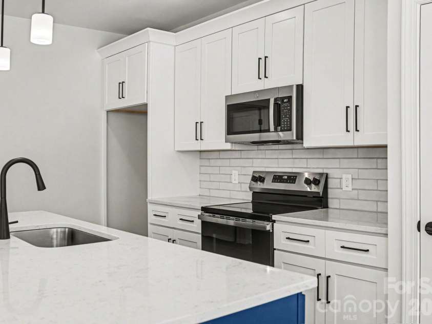 560 Wilson Avenue, Mooresville, NC 28115.  MLS# CAR4343842, YatesRealty ID 9252. 