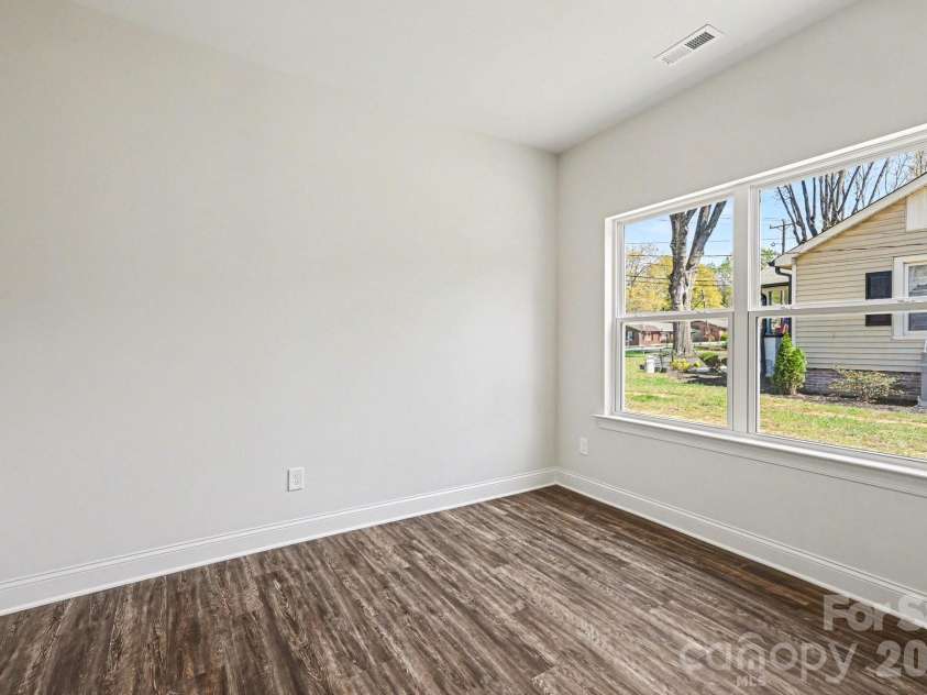 560 Wilson Avenue, Mooresville, NC 28115.  MLS# CAR4343842, YatesRealty ID 9252. 
