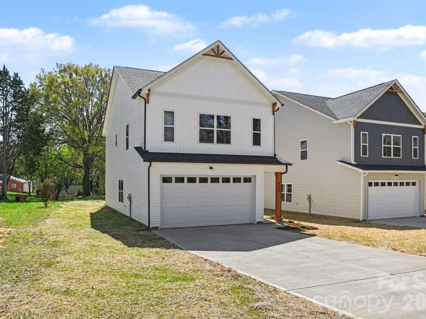 560 Wilson Avenue, Mooresville, NC 28115.  MLS# CAR4343842, YatesRealty ID 9252. 
