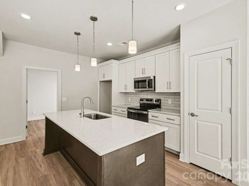 562 Wilson Avenue, Mooresville, NC 28115.  MLS# CAR4343851, YatesRealty ID 9253. 