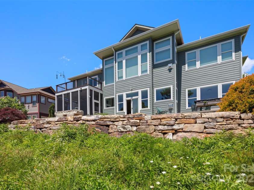 14 Al Dorf Drive, Weaverville, NC 28787.  MLS# CAR4238293, YatesRealty ID 9254. 