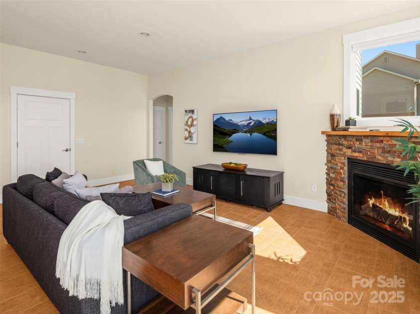 14 Al Dorf Drive, Weaverville, NC 28787.  MLS# CAR4238293, YatesRealty ID 9254. Tall ceilings and spacious second living space.