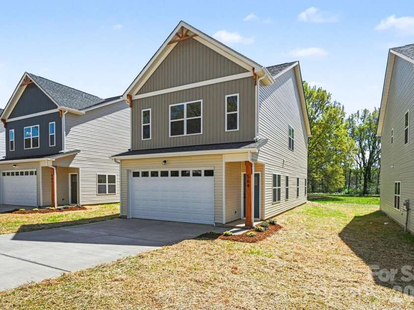 564 Wilson Avenue, Mooresville, NC 28115.  MLS# CAR4343854, YatesRealty ID 9254. 