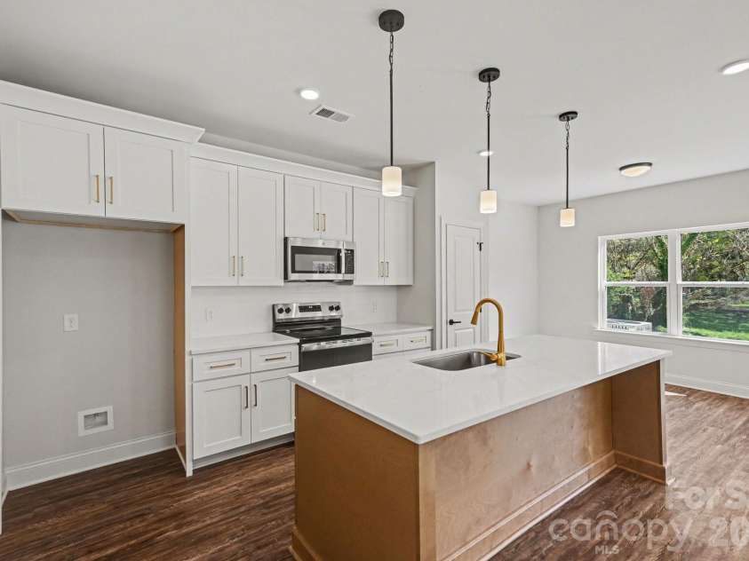 564 Wilson Avenue, Mooresville, NC 28115.  MLS# CAR4343854, YatesRealty ID 9254. 
