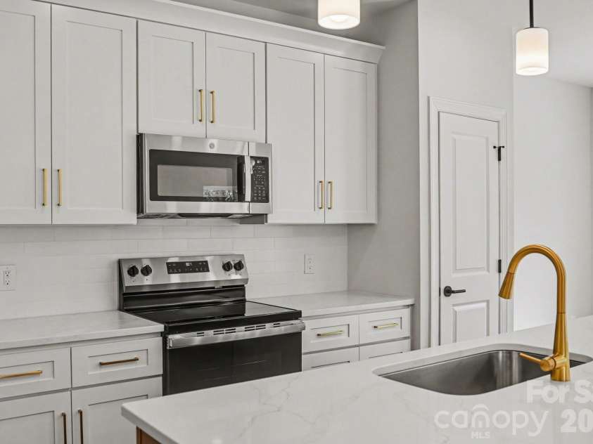 564 Wilson Avenue, Mooresville, NC 28115.  MLS# CAR4343854, YatesRealty ID 9254. 
