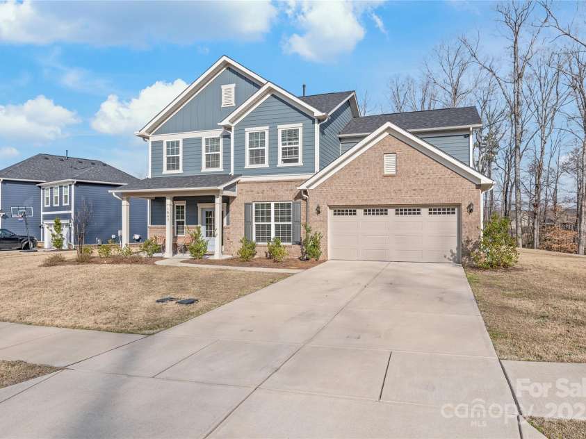 1043 Kalli Drive, Matthews, NC 28104.  MLS# CAR4245587, YatesRealty ID 9255. 