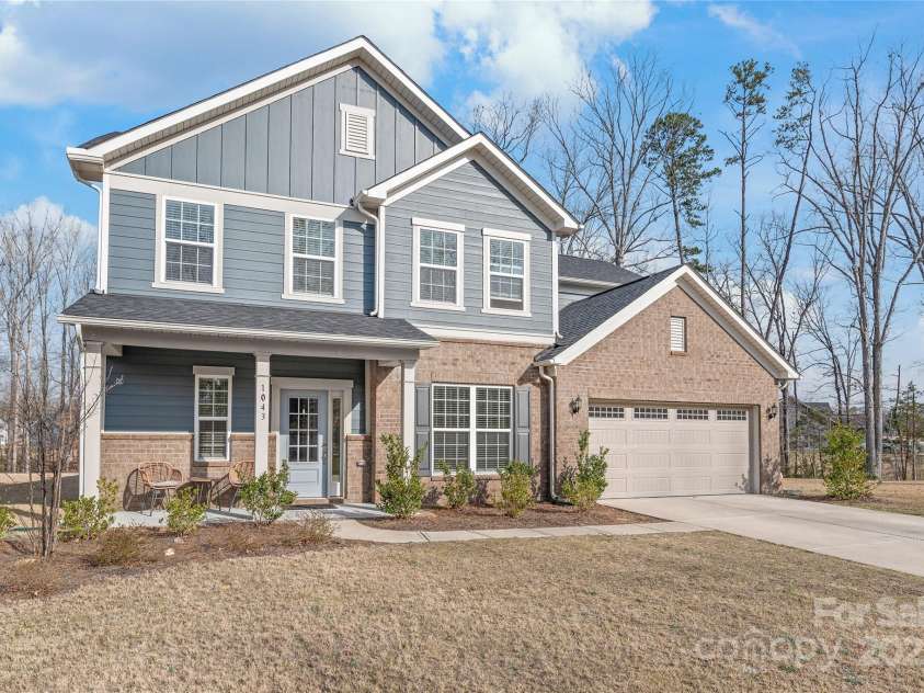 1043 Kalli Drive, Matthews, NC 28104.  MLS# CAR4245587, YatesRealty ID 9255. 