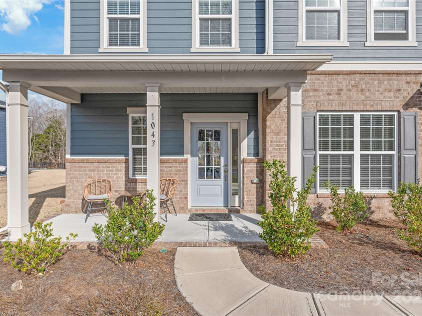 1043 Kalli Drive, Matthews, NC 28104.  MLS# CAR4245587, YatesRealty ID 9255. 