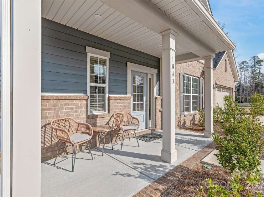 1043 Kalli Drive, Matthews, NC 28104.  MLS# CAR4245587, YatesRealty ID 9255. 