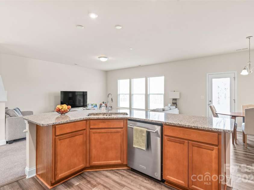 1043 Kalli Drive, Matthews, NC 28104.  MLS# CAR4245587, YatesRealty ID 9255. 