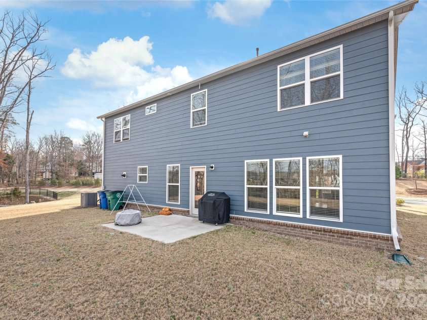 1043 Kalli Drive, Matthews, NC 28104.  MLS# CAR4245587, YatesRealty ID 9255. 
