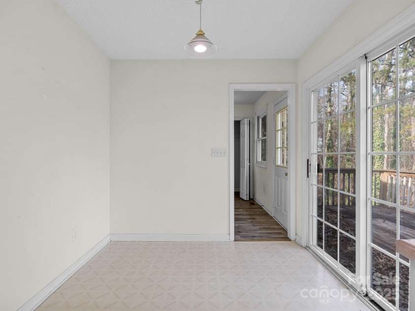 383 Woody Circle, Tryon, NC 28782.  MLS# CAR4322655, YatesRealty ID 9256. 