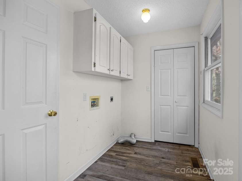 383 Woody Circle, Tryon, NC 28782.  MLS# CAR4322655, YatesRealty ID 9256. 