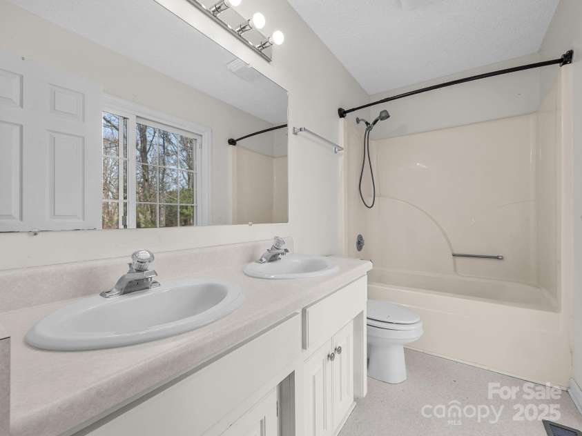 383 Woody Circle, Tryon, NC 28782.  MLS# CAR4322655, YatesRealty ID 9256. 