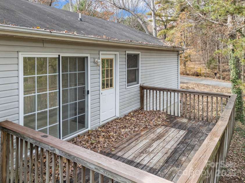 383 Woody Circle, Tryon, NC 28782.  MLS# CAR4322655, YatesRealty ID 9256. 