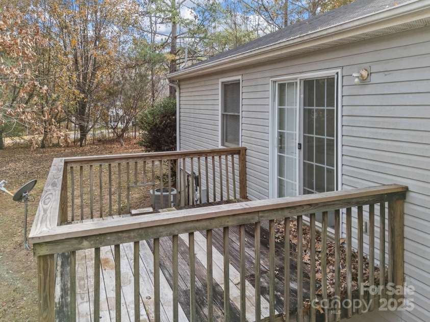 383 Woody Circle, Tryon, NC 28782.  MLS# CAR4322655, YatesRealty ID 9256. 