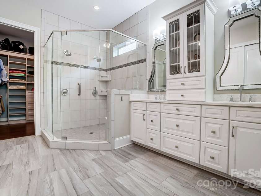 17315 Langston Drive, Charlotte, NC 28278.  MLS# CAR4245262, YatesRealty ID 9257. 