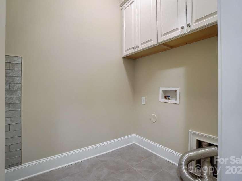 17315 Langston Drive, Charlotte, NC 28278.  MLS# CAR4245262, YatesRealty ID 9257. 