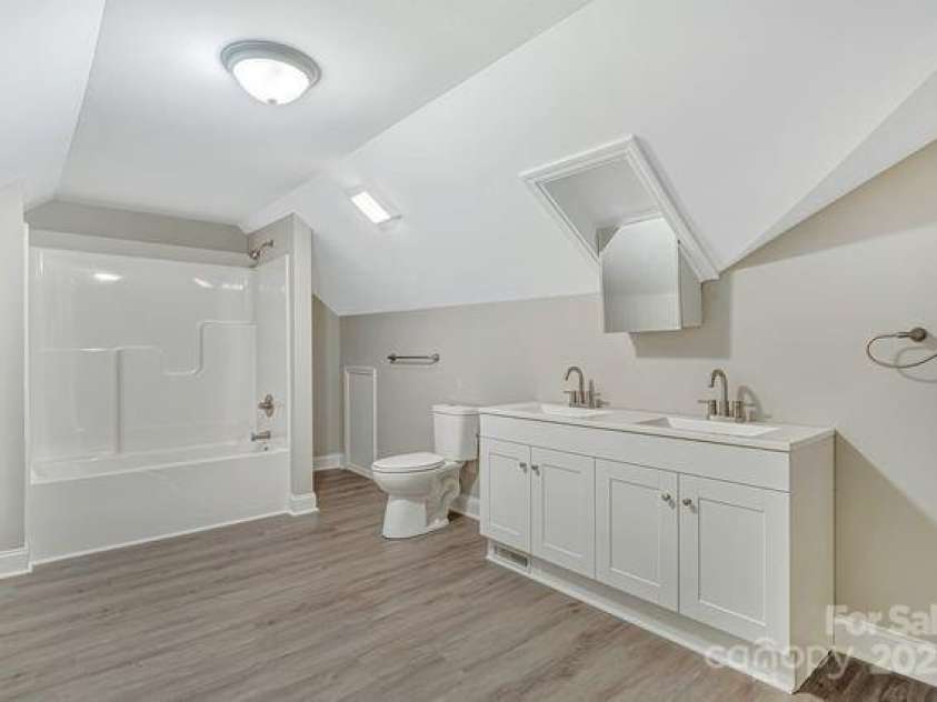 222 Main Gq Street, Salisbury, NC 28146.  MLS# CAR4298517, YatesRealty ID 9258. Bath Upstairs