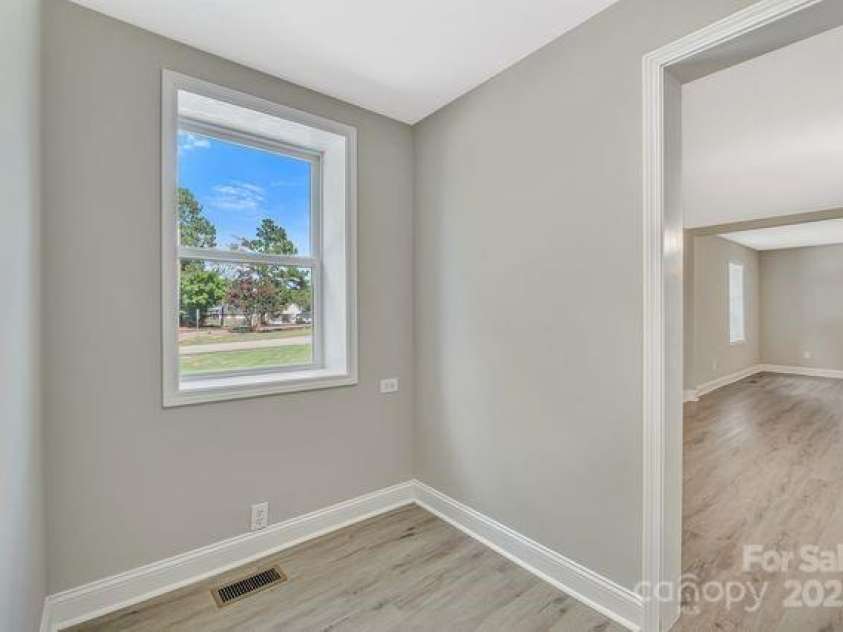 222 Main Gq Street, Salisbury, NC 28146.  MLS# CAR4298517, YatesRealty ID 9258. Breakfast