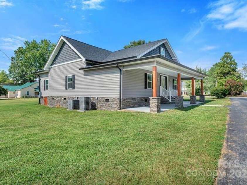 222 Main Gq Street, Salisbury, NC 28146.  MLS# CAR4298517, YatesRealty ID 9258. Side