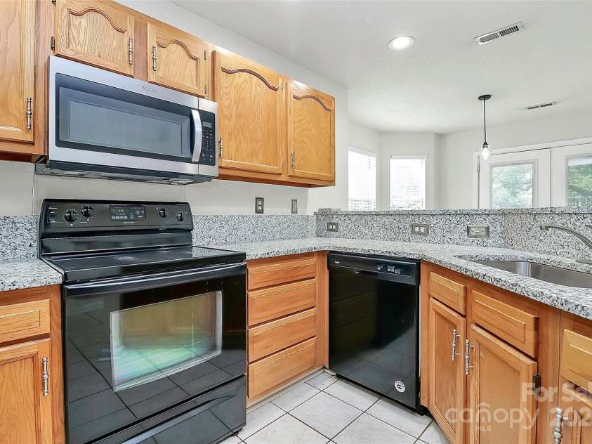 9232 Four Mile Creek Road, Charlotte, NC 28277.  MLS# CAR4253018, YatesRealty ID 9258. 