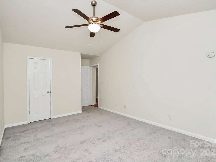 9232 Four Mile Creek Road, Charlotte, NC 28277.  MLS# CAR4253018, YatesRealty ID 9258. 