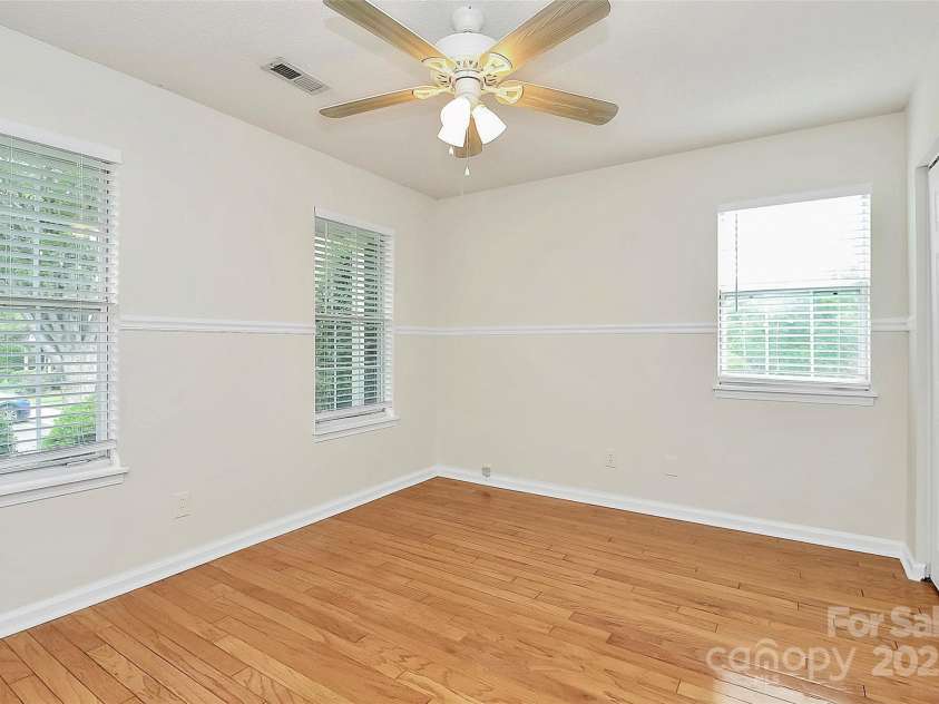 9232 Four Mile Creek Road, Charlotte, NC 28277.  MLS# CAR4253018, YatesRealty ID 9258. Guest Bedroom