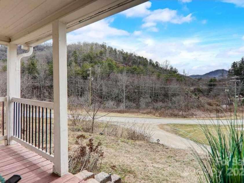 14 Old Mater Farm Road, Sylva, NC 28779.  MLS# CAR4319211, YatesRealty ID 926. 