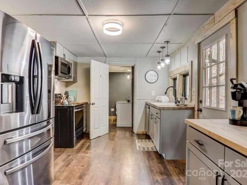 14 Old Mater Farm Road, Sylva, NC 28779.  MLS# CAR4319211, YatesRealty ID 926. 