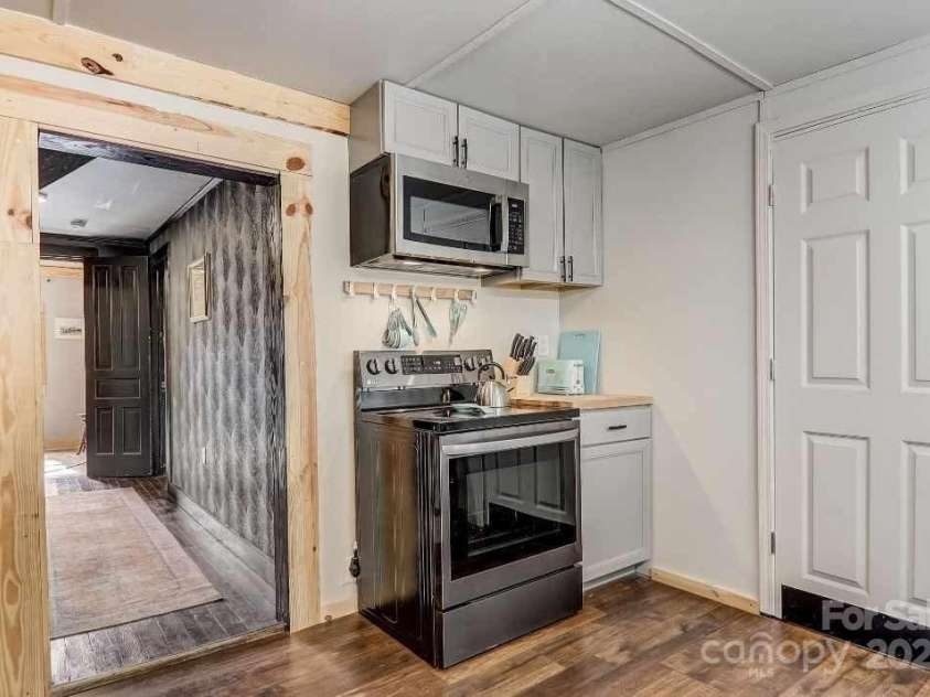 14 Old Mater Farm Road, Sylva, NC 28779.  MLS# CAR4319211, YatesRealty ID 926. 