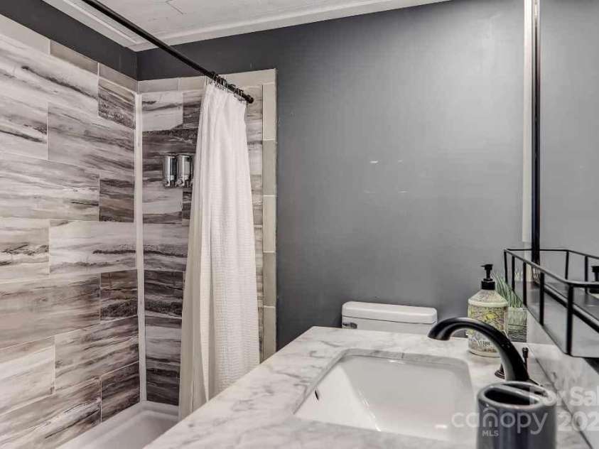 14 Old Mater Farm Road, Sylva, NC 28779.  MLS# CAR4319211, YatesRealty ID 926. 