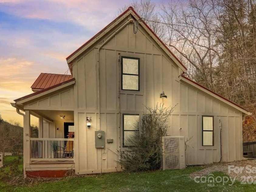 14 Old Mater Farm Road, Sylva, NC 28779.  MLS# CAR4319211, YatesRealty ID 926. 