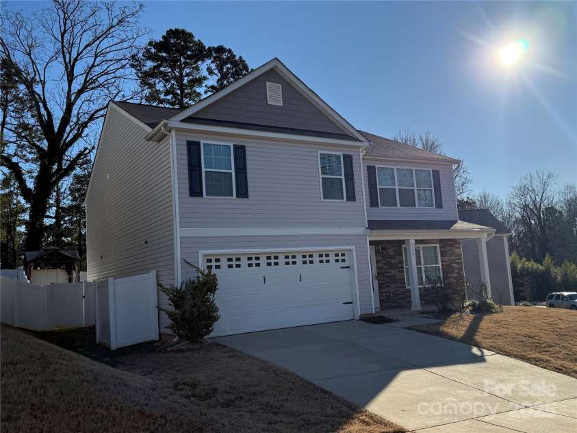 529 Elmwood Pond Court, Charlotte, NC 28214.  MLS# CAR4214332, YatesRealty ID 926. 