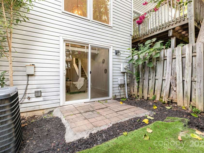 7324 Pebblestone Drive, Charlotte, NC 28212.  MLS# CAR4292248, YatesRealty ID 9260. 