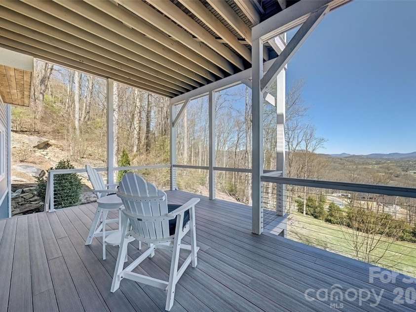 98 Rock Cliff Way, Hendersonville, NC 28791.  MLS# CAR4363363, YatesRealty ID 9260. 