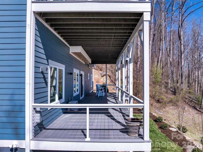 98 Rock Cliff Way, Hendersonville, NC 28791.  MLS# CAR4363363, YatesRealty ID 9260. 