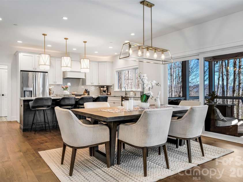 98 Rock Cliff Way, Hendersonville, NC 28791.  MLS# CAR4363363, YatesRealty ID 9260. Dining and Kitchen