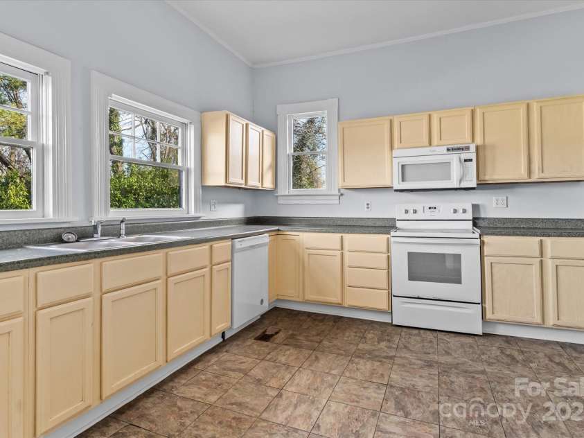 126 Henderson Street, Salisbury, NC 28144.  MLS# CAR4240582, YatesRealty ID 9261. 