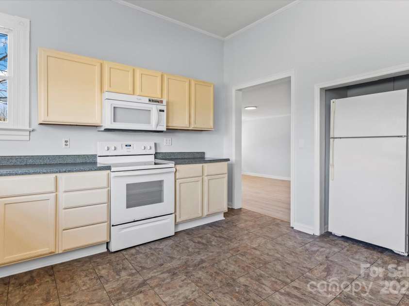 126 Henderson Street, Salisbury, NC 28144.  MLS# CAR4240582, YatesRealty ID 9261. 
